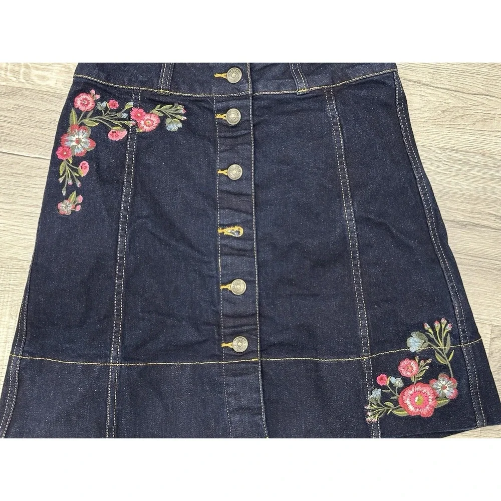 Kate‎ Spade W/ Flower Embroidered A Line Skirt Jeans Size 2 Missing Button